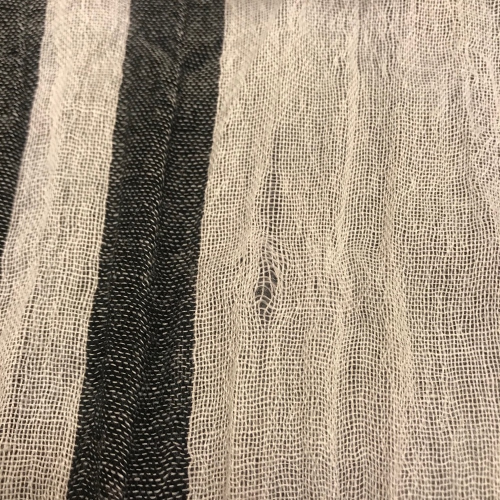 Large scarf🧣 - Picture 7 of 11